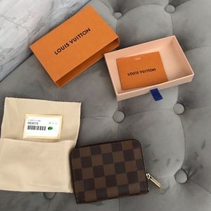 Louis Vuitton Wallet/Zippy Coin